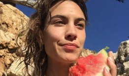 娱乐圈失眠者吃瓜,娱乐圈失眠者深夜吃瓜指南